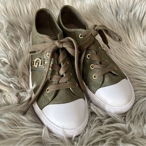 Guess Army Green & Gold White Soles Low Top Lace Up Sneakers 7.5